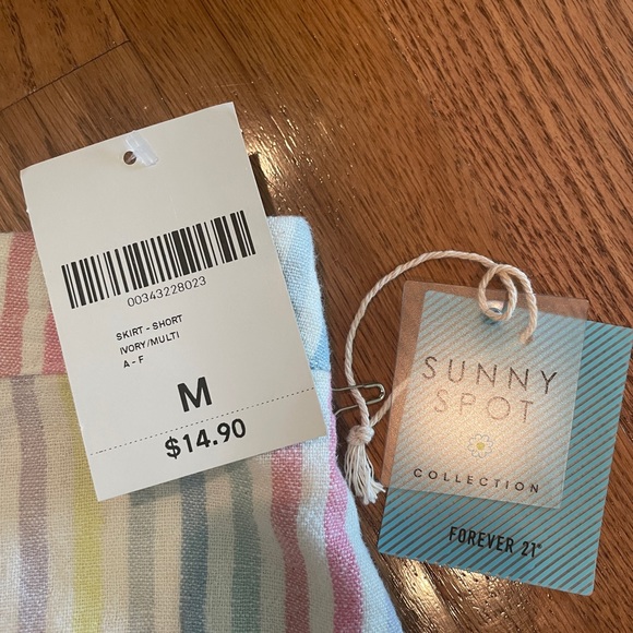 BRAND NEW COLORFUL MINI SKIRT - Picture 2 of 3